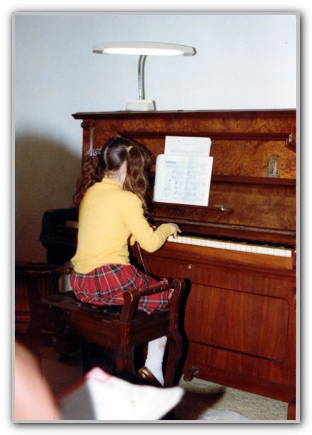 MJ playing piano